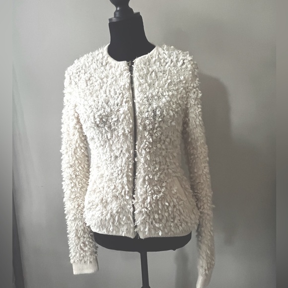 Forever 21 Jackets & Blazers - EUC- Forever 21 zip up jacket- size Medium- cream color
